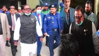 মজুতদারদের ধরতে মাঠে নামলেন খাদ্যমন্ত্রী